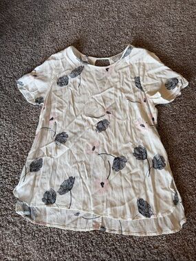 Pale Sky Cream Floral Short Sleeve Top